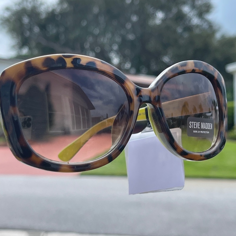 STEVE MADDEN Low Tide Brown Frame Gradiente Lenses 100% UV Protection 55… - Picture 8 of 12